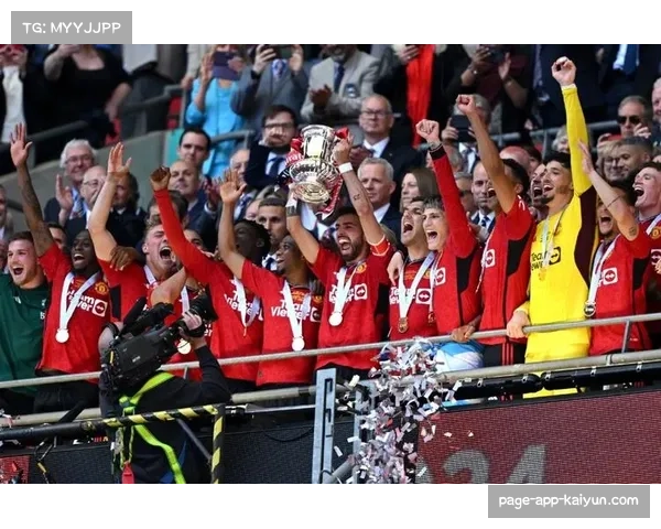 温布利再现皇室荣耀:足总杯决赛传统重现 温布利再现皇室荣耀:足总杯决赛传统重现